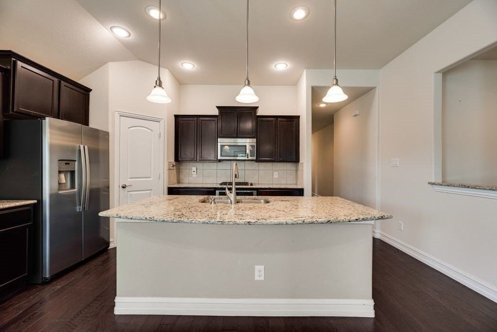 2668 Yacht Club Dr - Photo 6 of 32