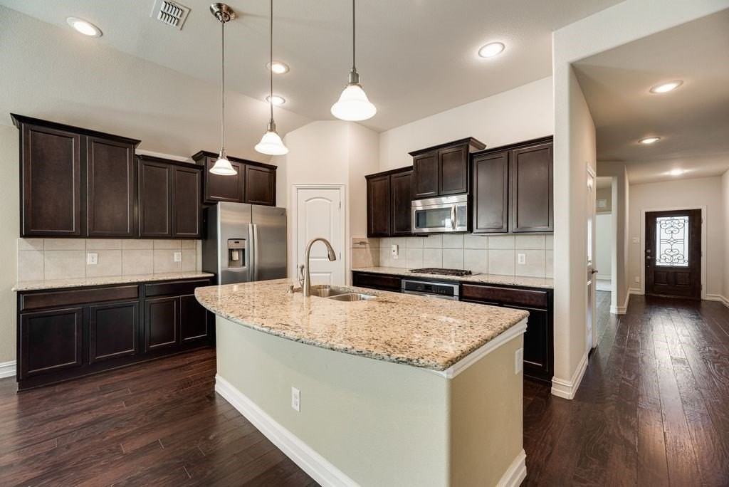 2668 Yacht Club Dr - Photo 7 of 32