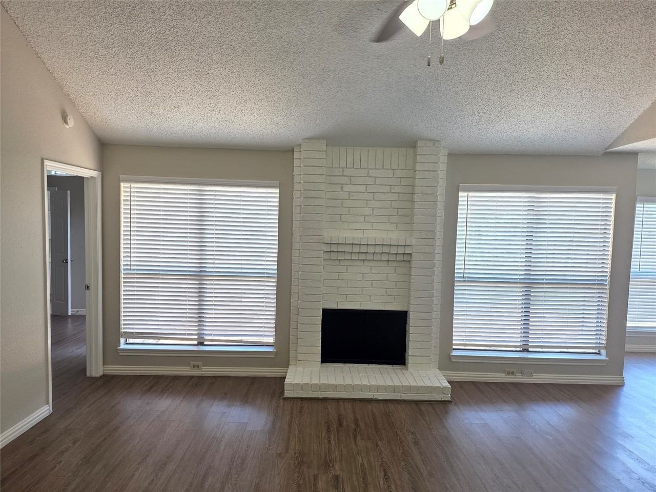 4735 Hollow Tree Dr - Photo 4 of 29