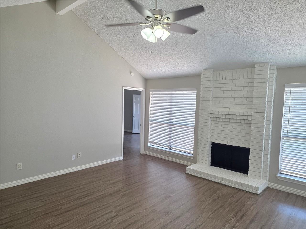 4735 Hollow Tree Dr - Photo 5 of 29