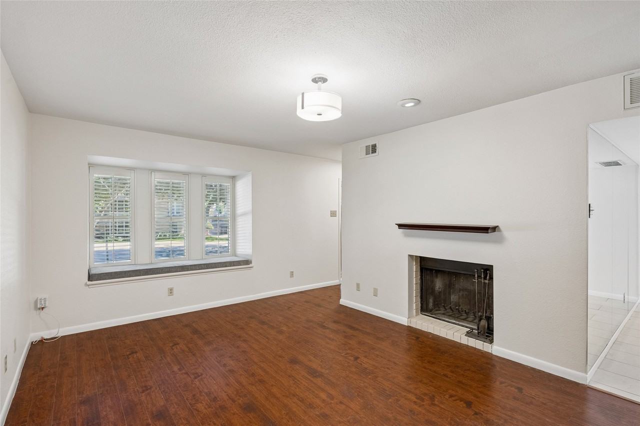 7518 Woodthrush Dr #17 - Photo 2 of 15
