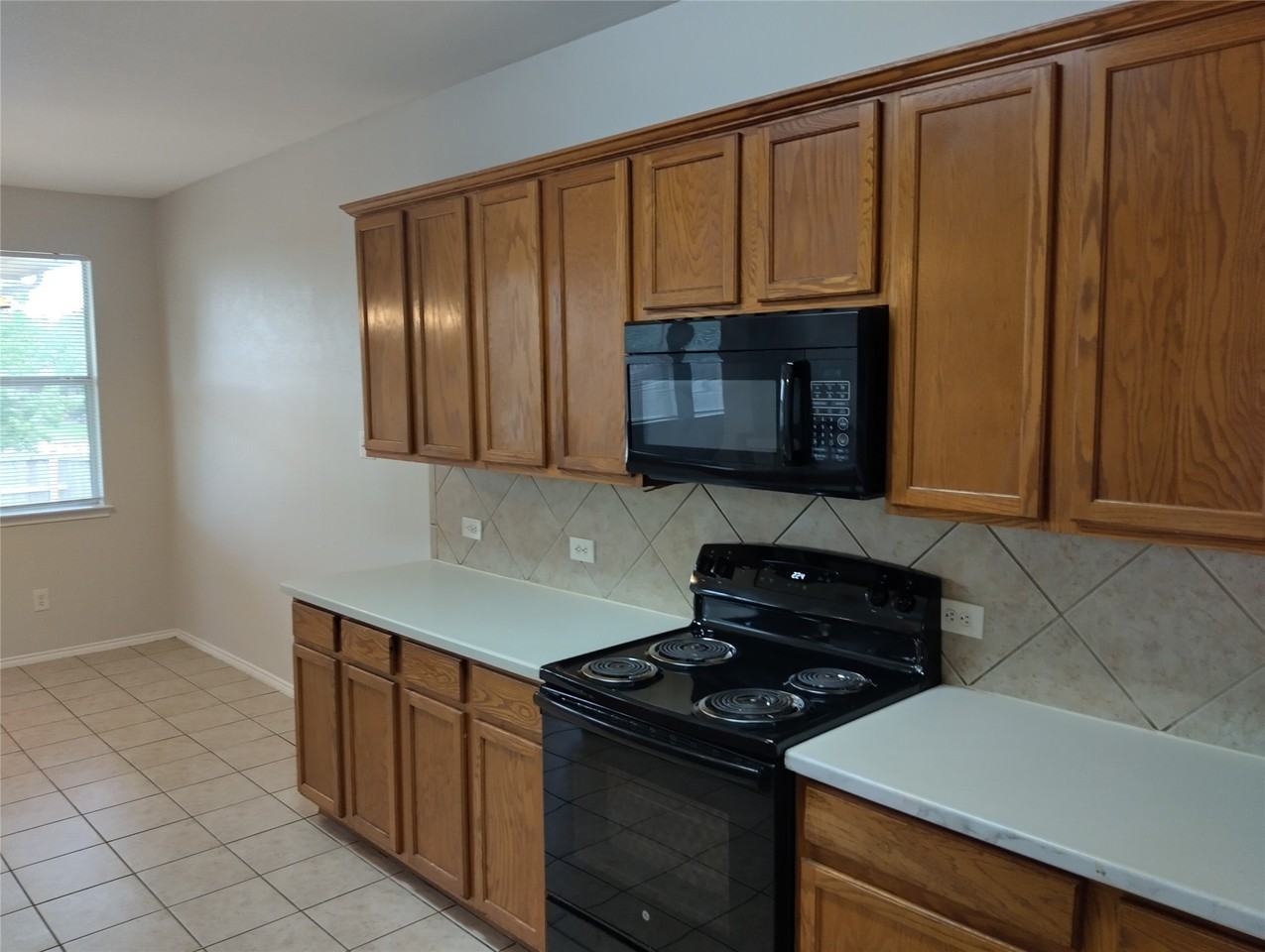 1133 Mockingbird Dr - Photo 7 of 27