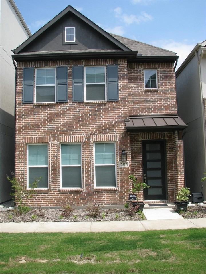 7557 Laburnam Rd - Photo 2 of 16