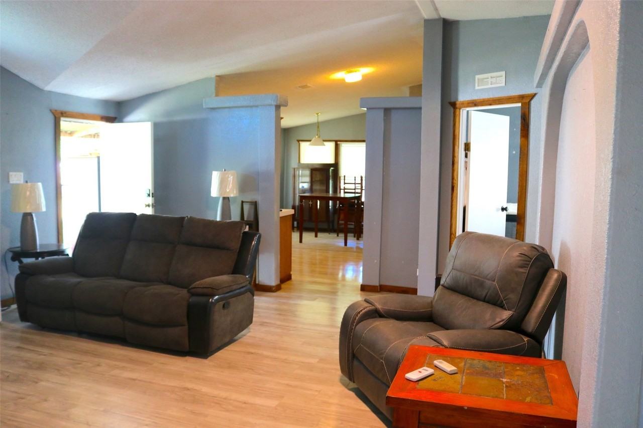 3033 County Road 743 - Photo 5 of 13