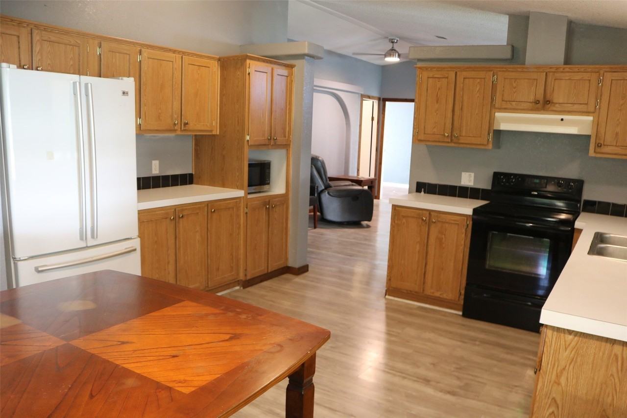 3033 County Road 743 - Photo 6 of 13