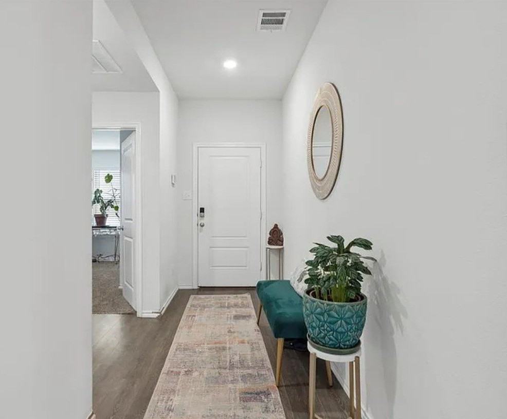 1304 Lowhill Dr - Photo 3 of 26