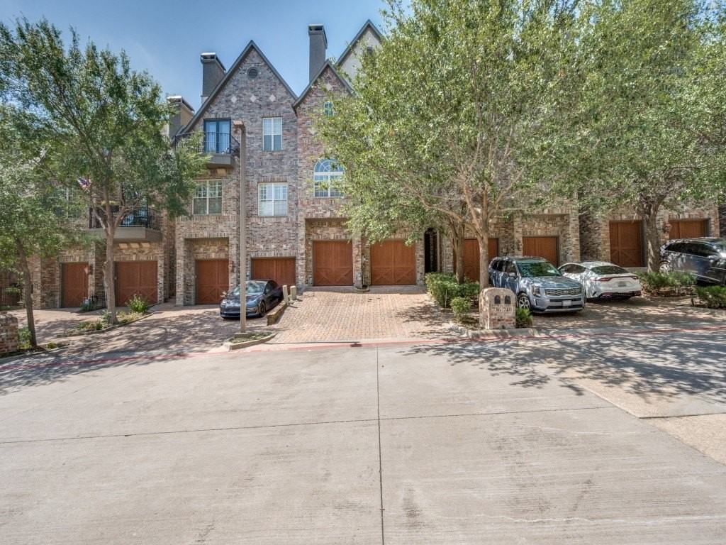 736 Rockingham Dr