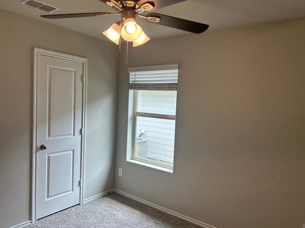 1613 Tin Roof Rd - Photo 3 of 18