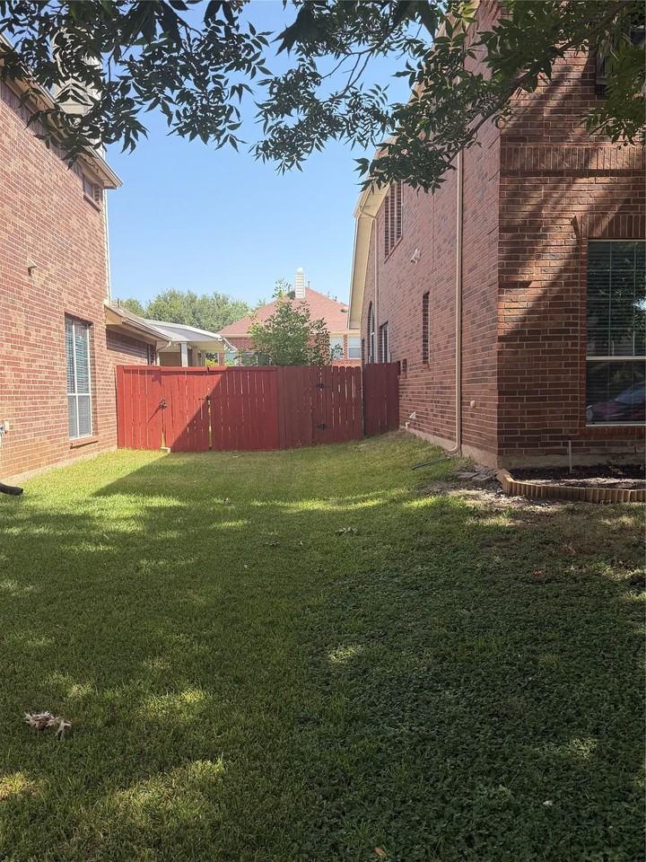 11490 La Grange Dr - Photo 2 of 29