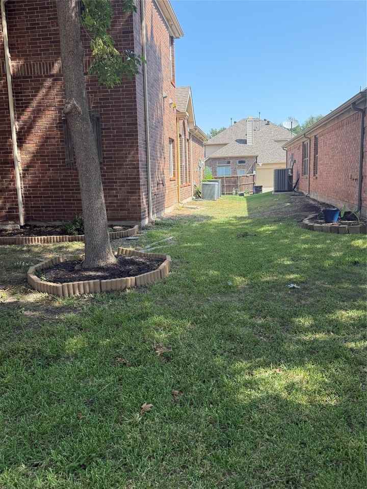 11490 La Grange Dr - Photo 3 of 29