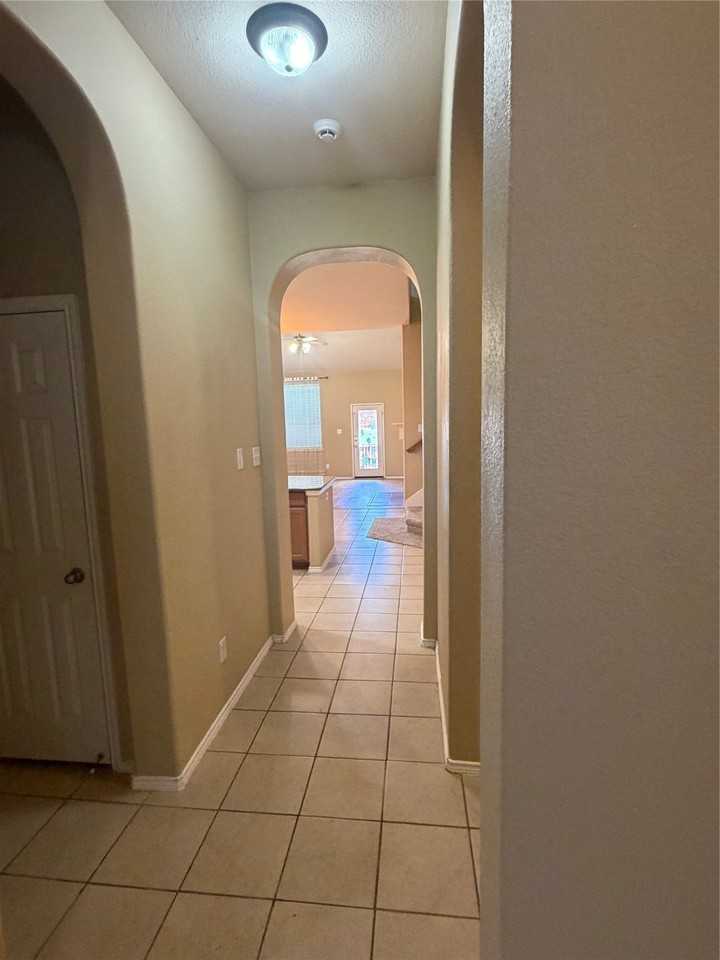11490 La Grange Dr - Photo 6 of 27