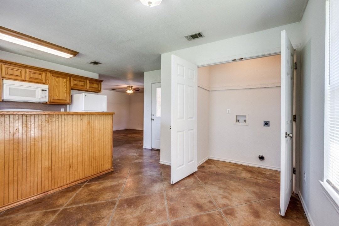 505 S Louisiana St - Photo 2 of 9
