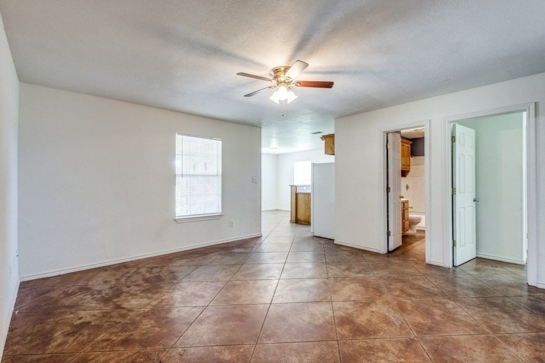 505 S Louisiana St - Photo 3 of 9
