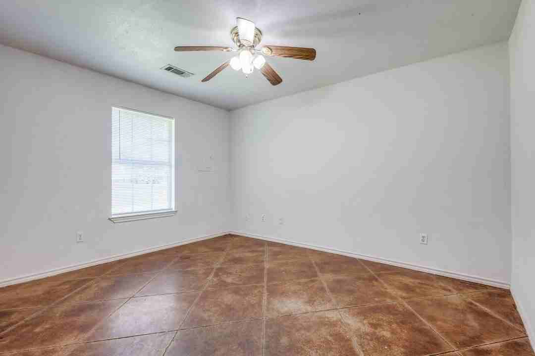 505 S Louisiana St - Photo 5 of 9