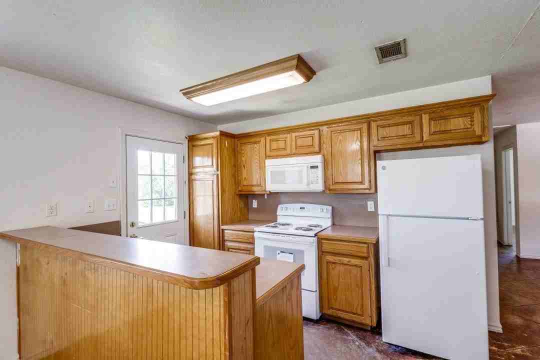 505 S Louisiana St - Photo 6 of 9