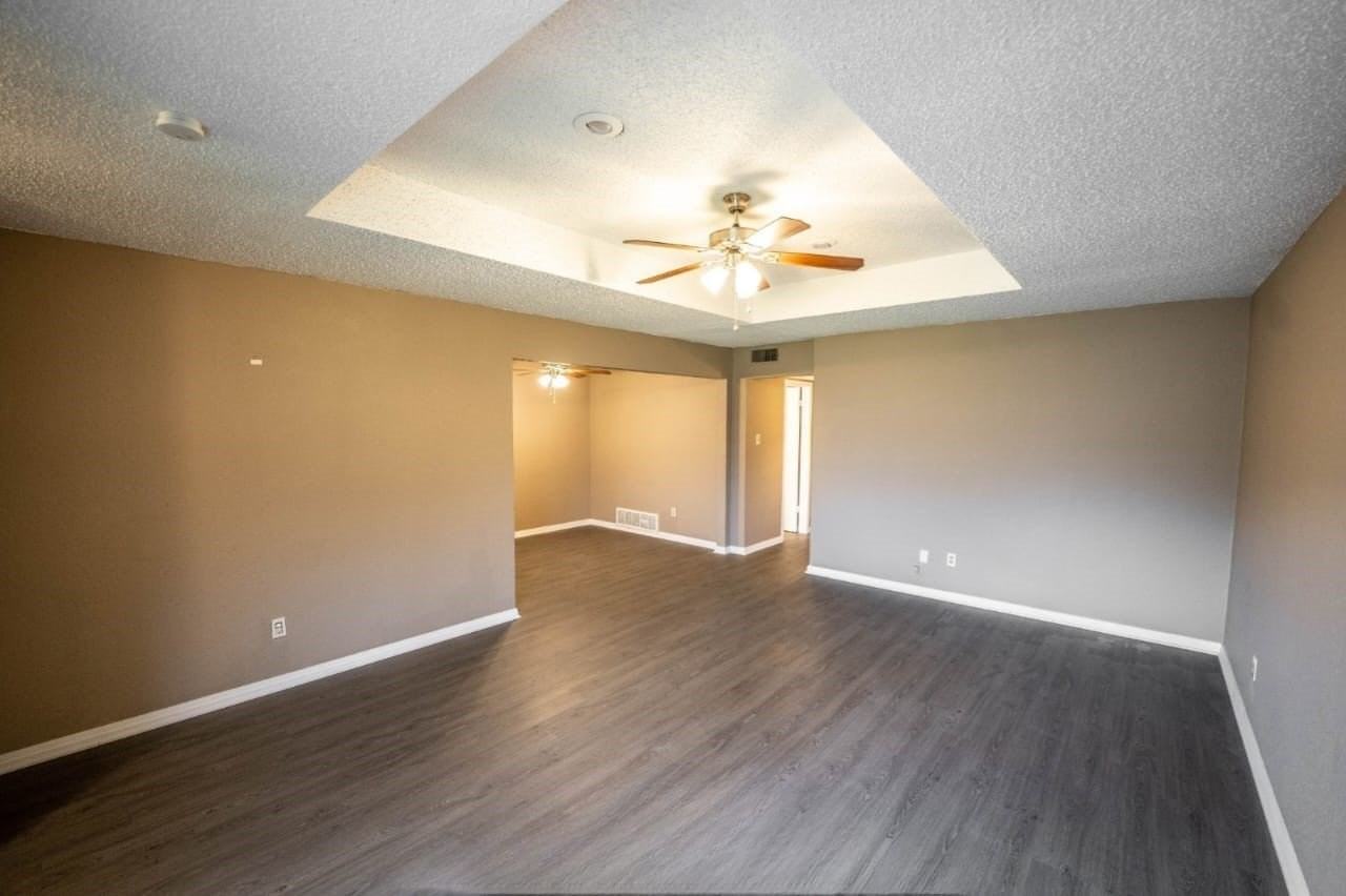 1811 San Rafael St - Photo 3 of 19
