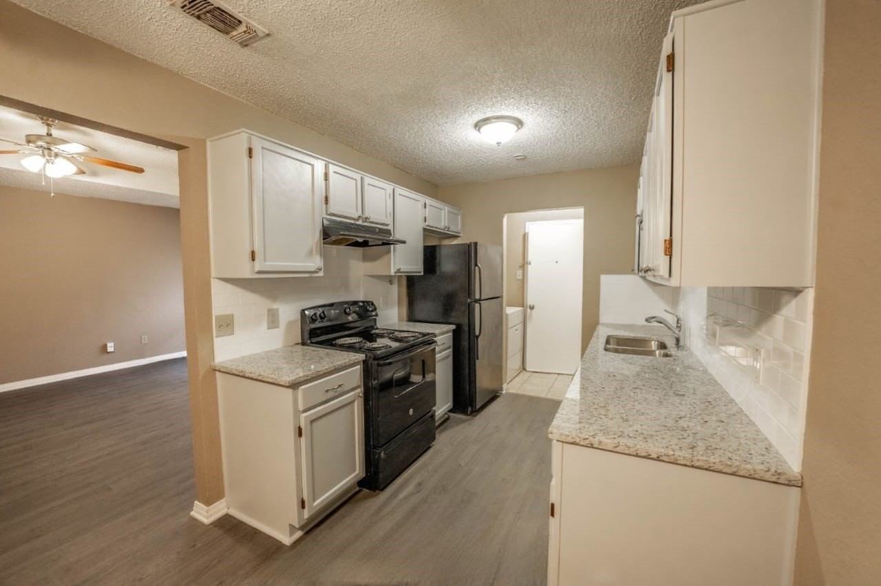 1811 San Rafael St - Photo 6 of 19