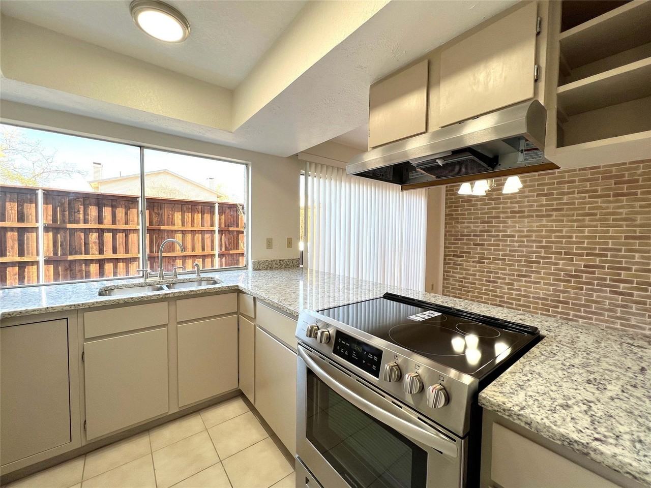 2110 Via Corona - Photo 7 of 22