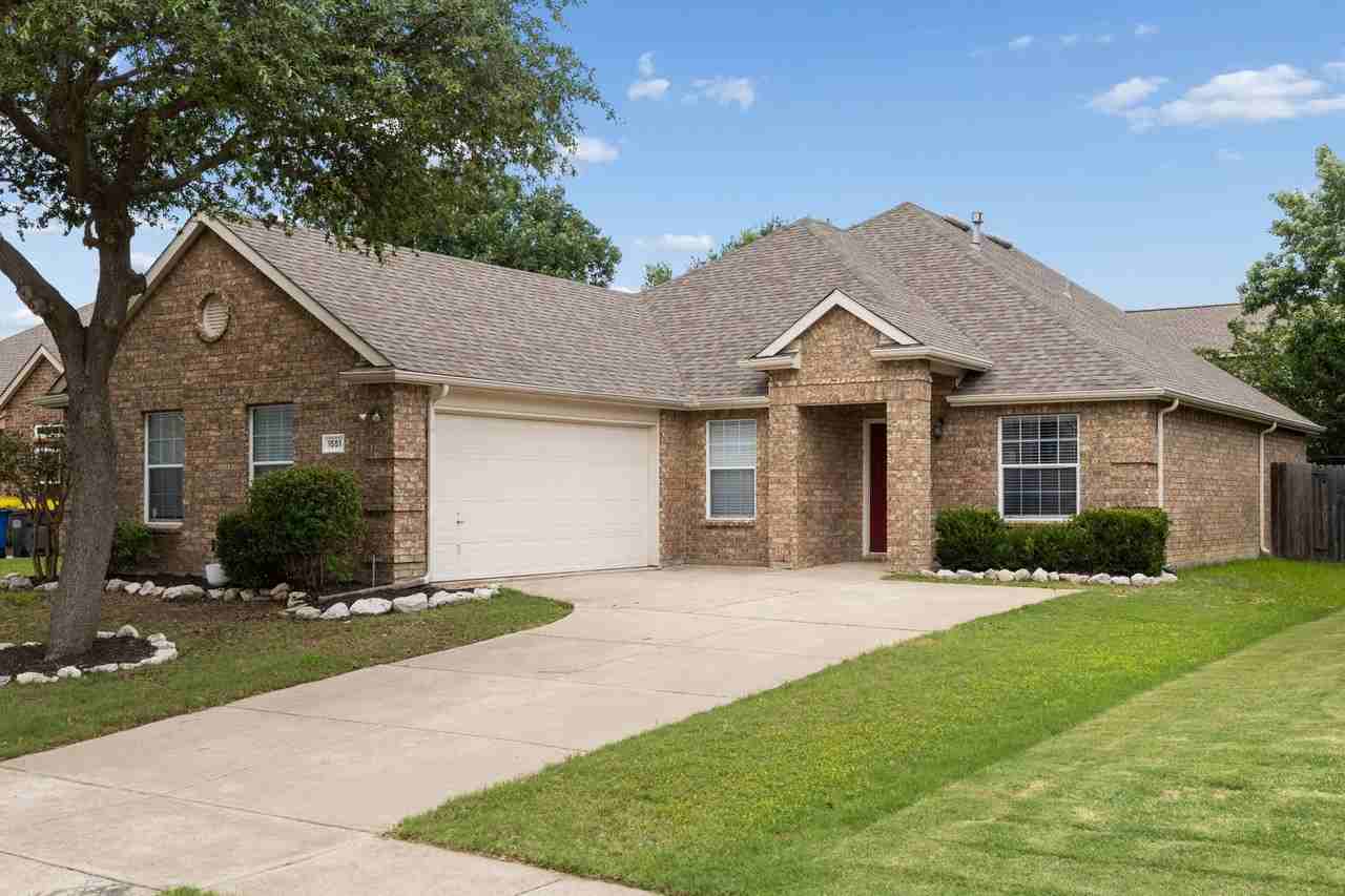 1551 Cedar Springs Dr - Photo 3 of 31