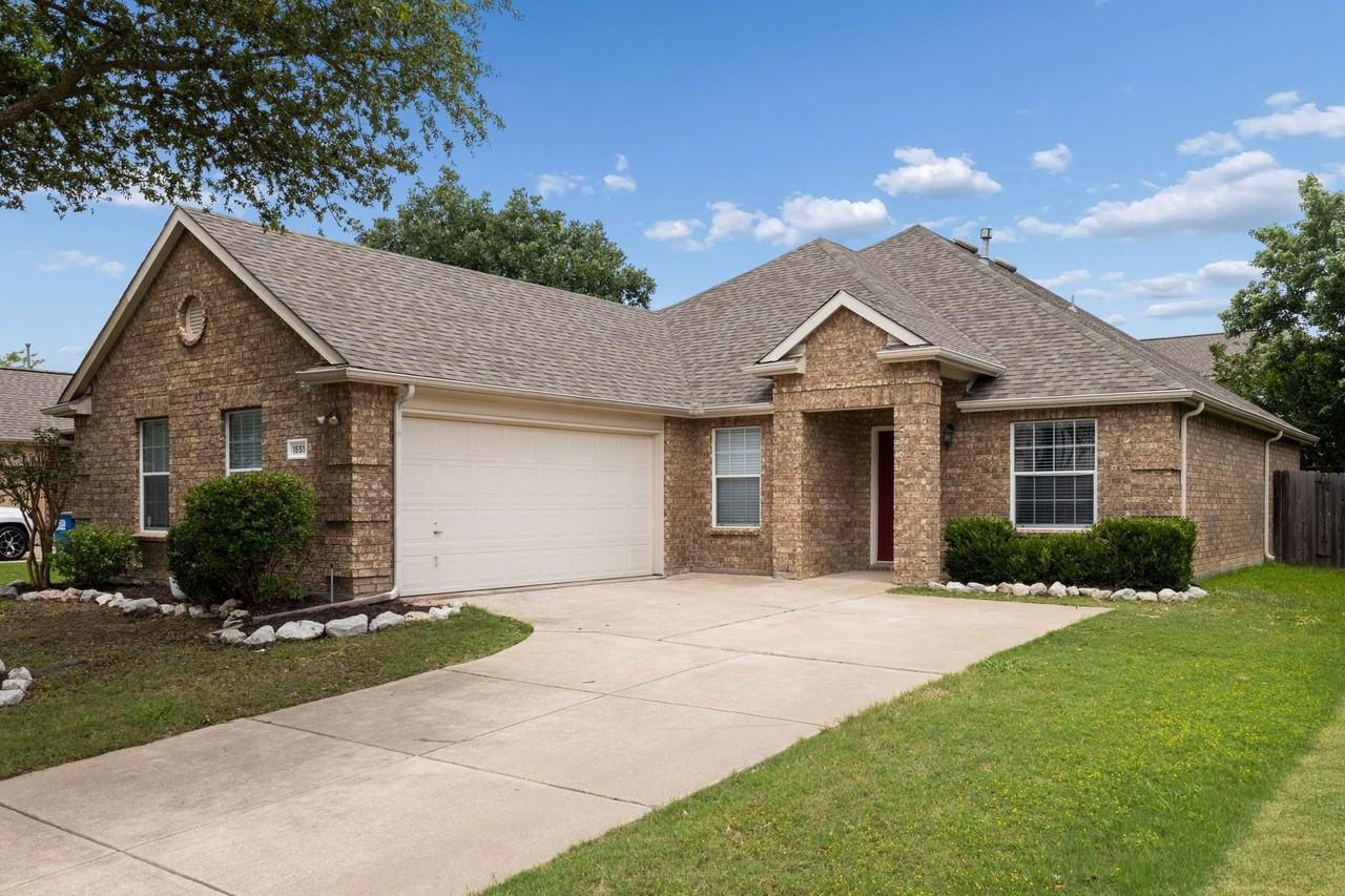 1551 Cedar Springs Dr - Photo 4 of 31