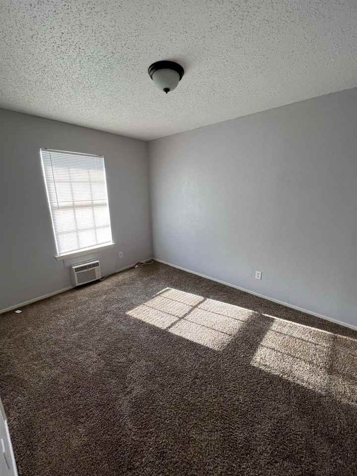 2410 N Willis St #145 - Photo 6 of 16