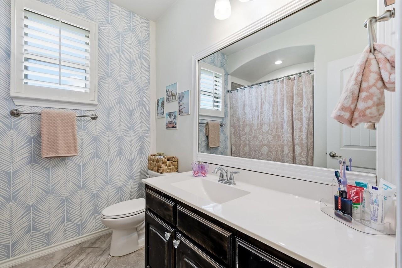 100 Cole Ct - Photo 7 of 33