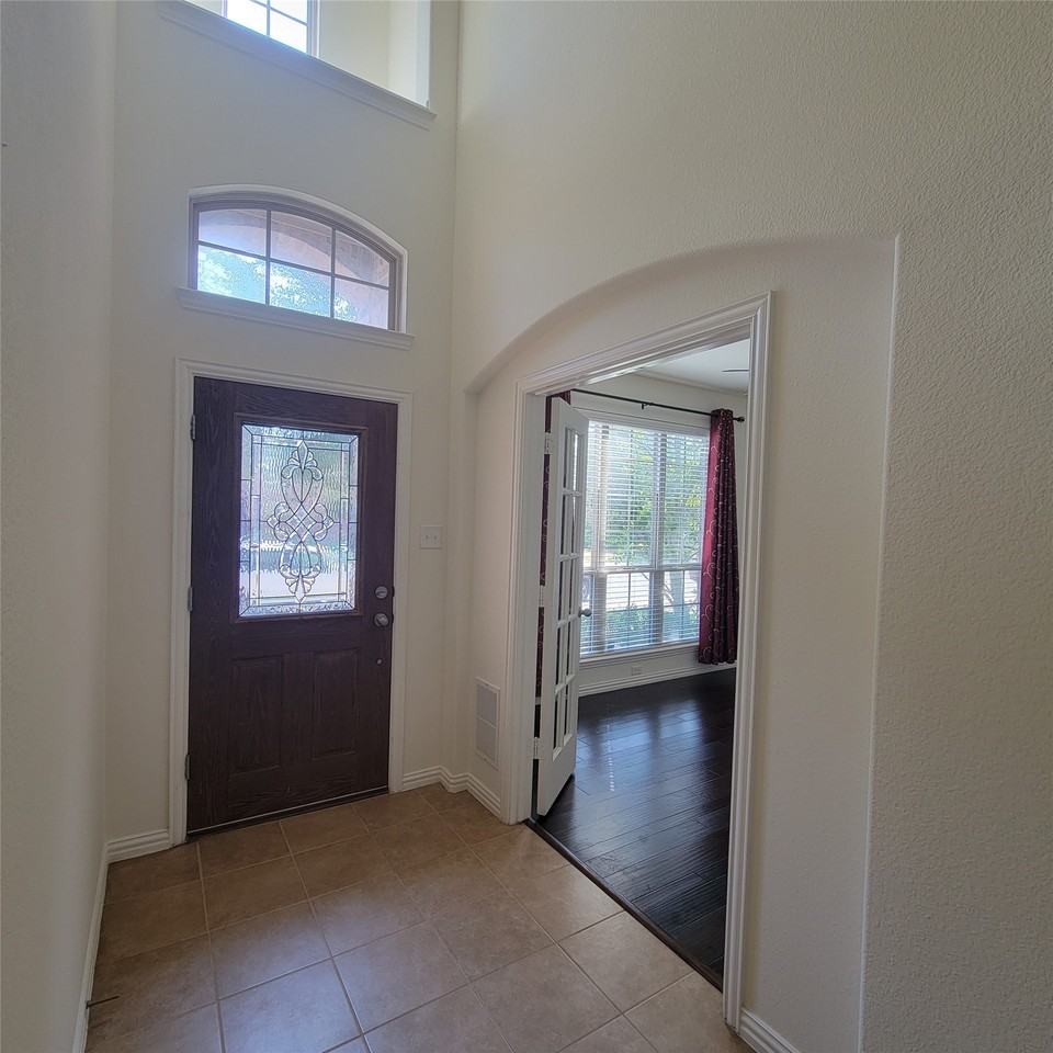 308 Enid Dr - Photo 3 of 25