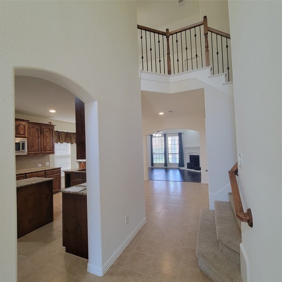 308 Enid Dr - Photo 4 of 25