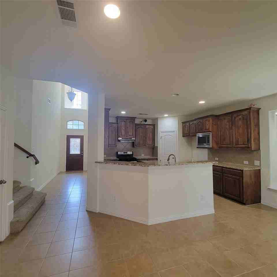 308 Enid Dr - Photo 5 of 25