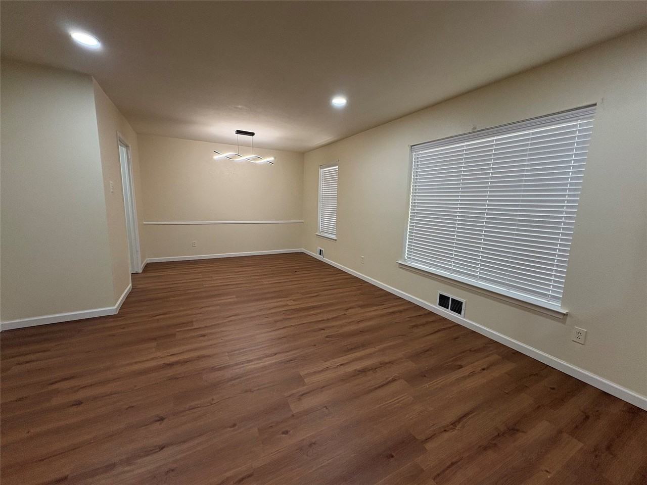 615 Oak Forest Dr - Photo 4 of 30