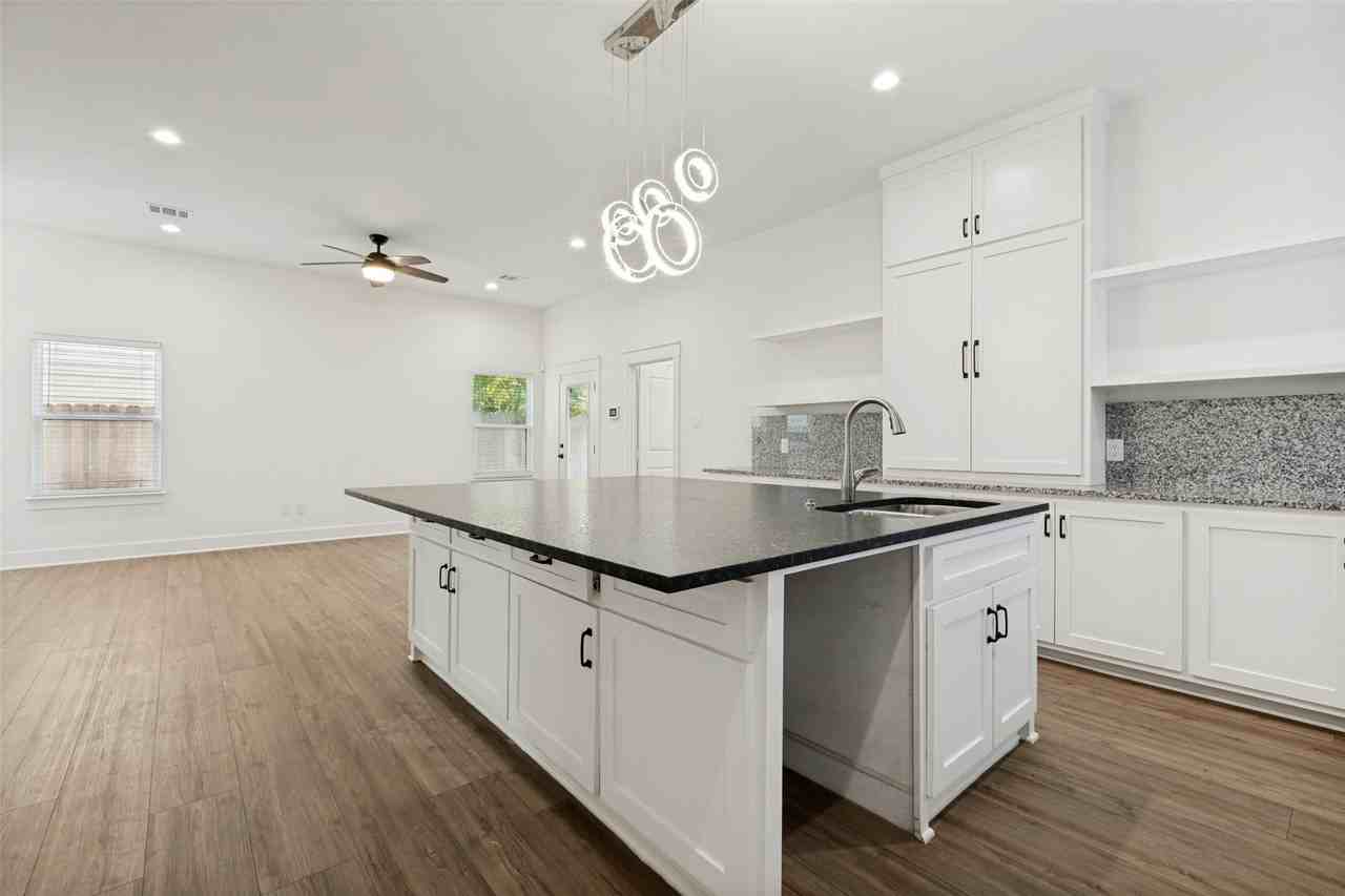 4503 Frank St - Photo 5 of 12