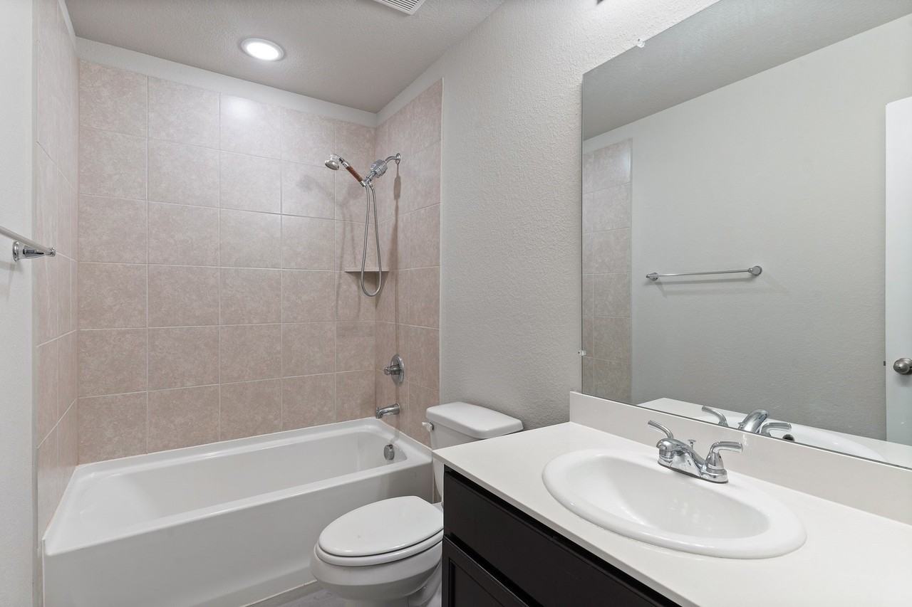 2833 Bellflower Dr - Photo 4 of 31