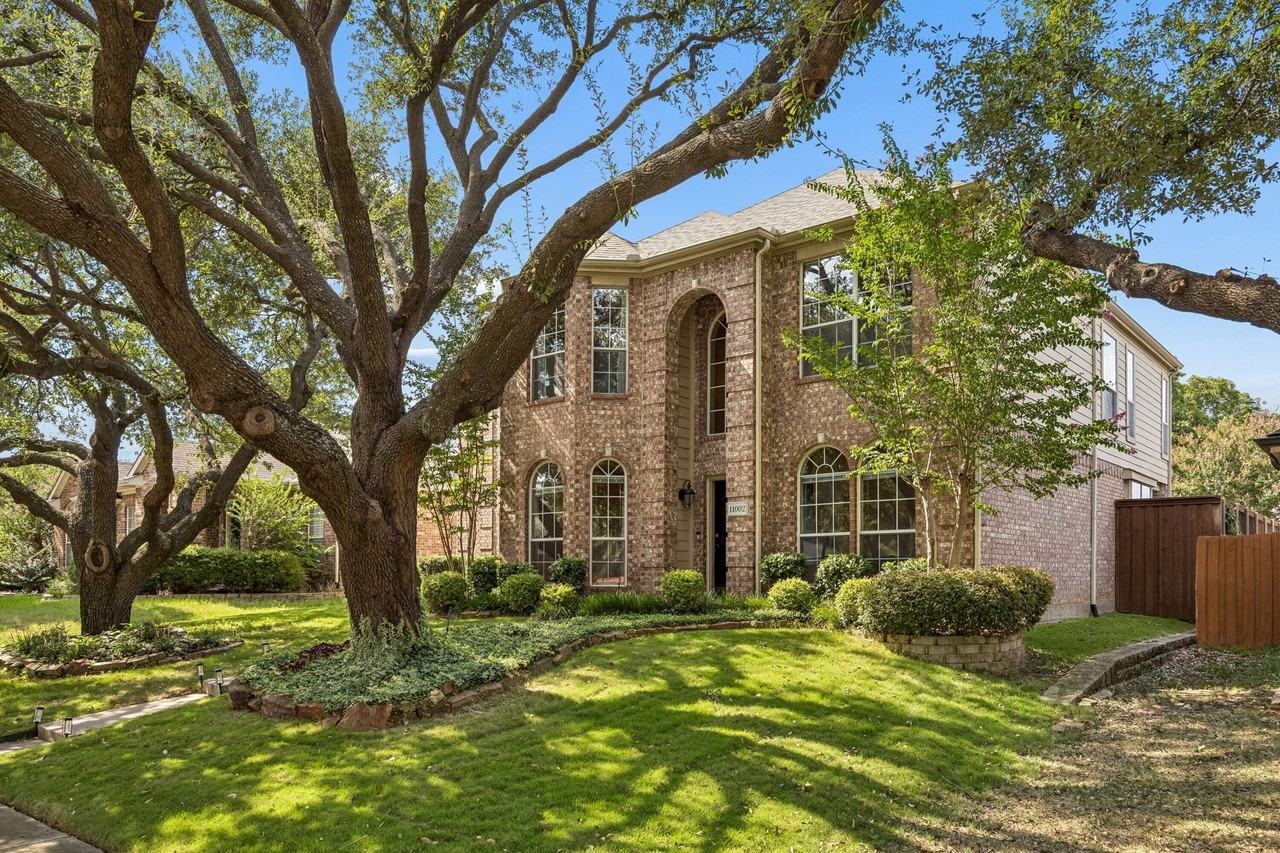 11002 Brandenberg Dr - Photo 2 of 32