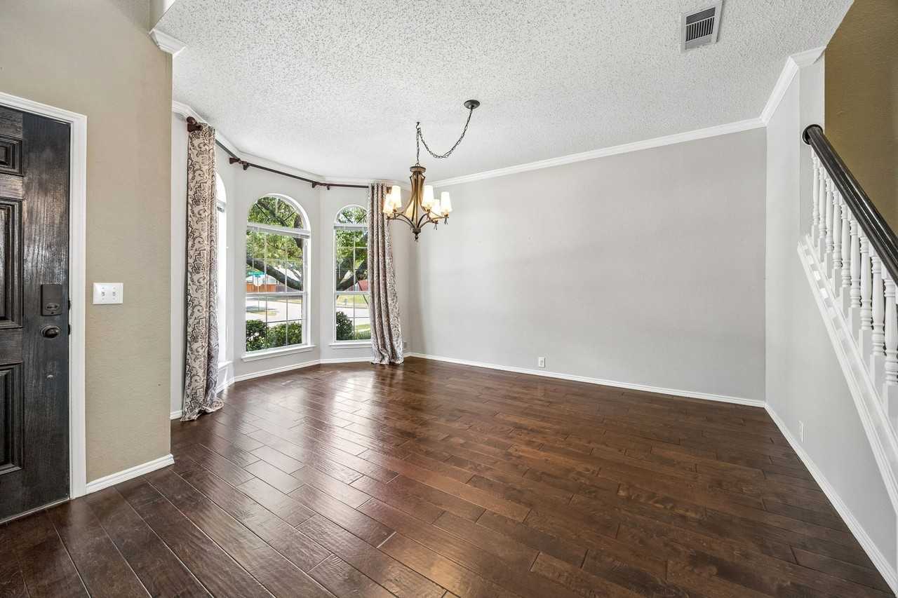 11002 Brandenberg Dr - Photo 4 of 32