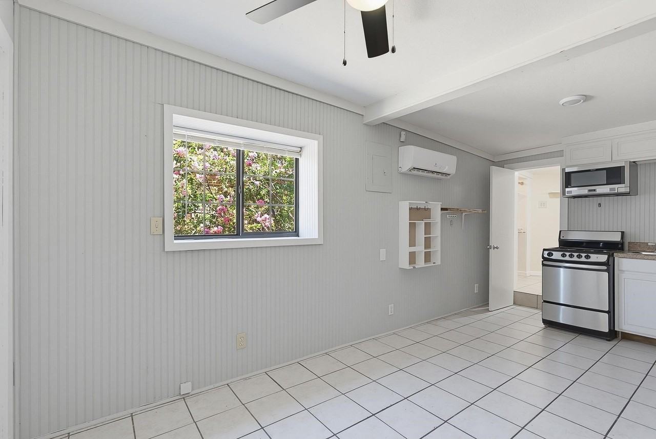 2023 S 5th St #F - Photo 3 of 25