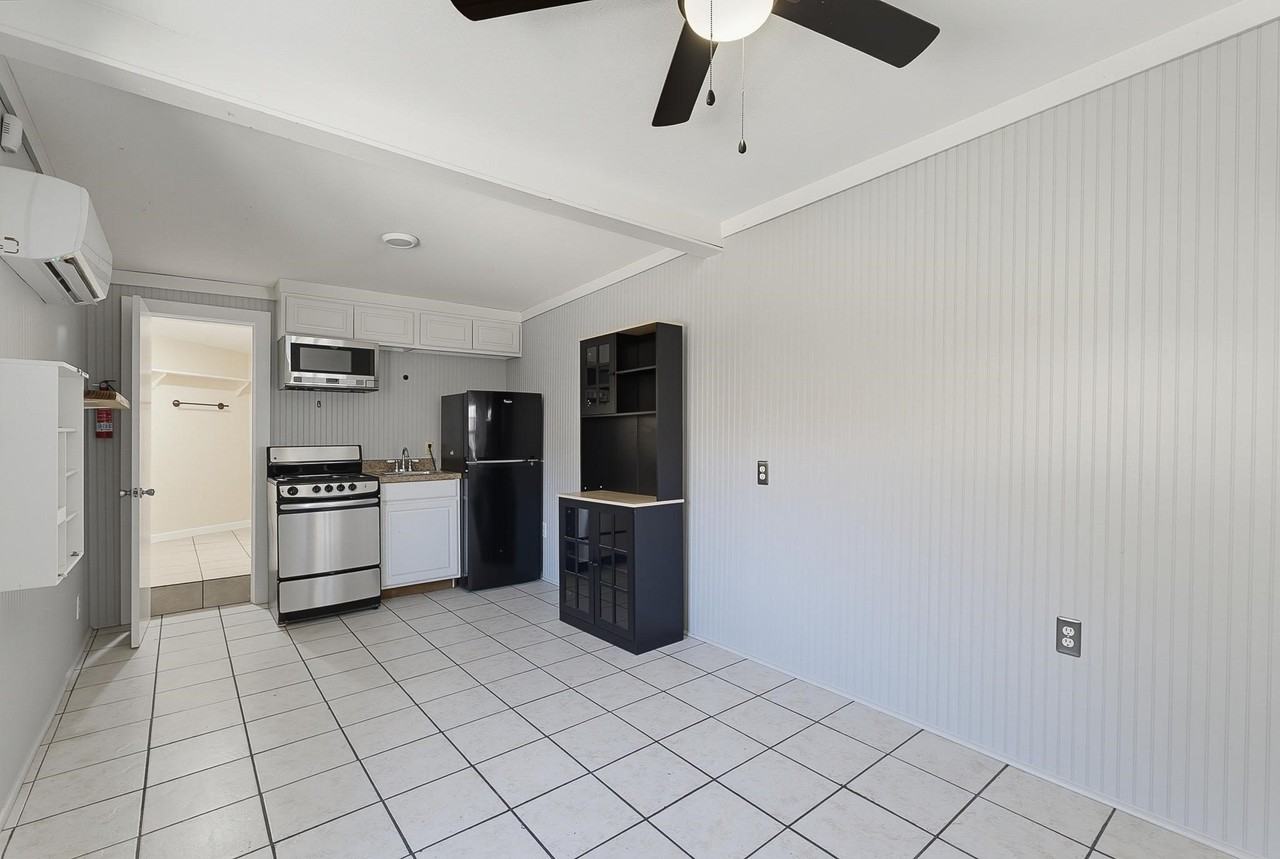 2023 S 5th St #F - Photo 4 of 25