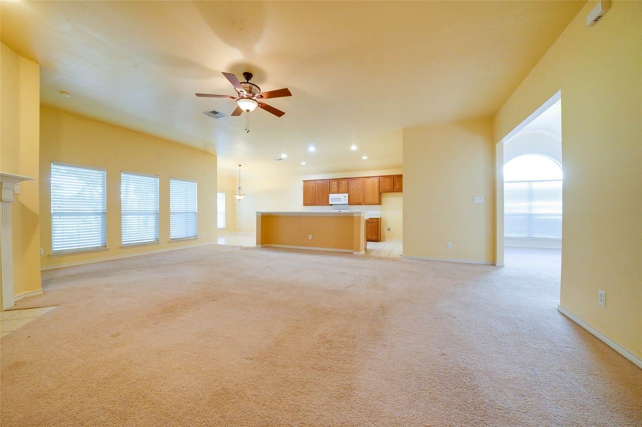 9724 Water Tree Dr - Photo 7 of 23