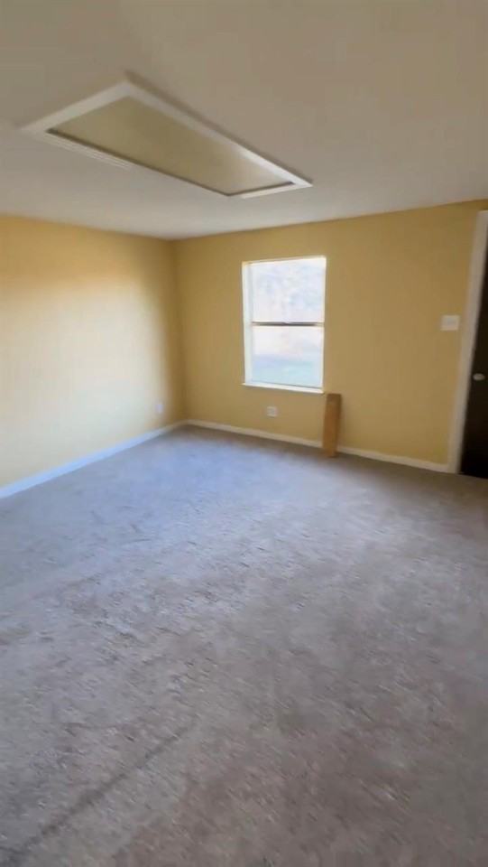 720 Texas St - Photo 3 of 3