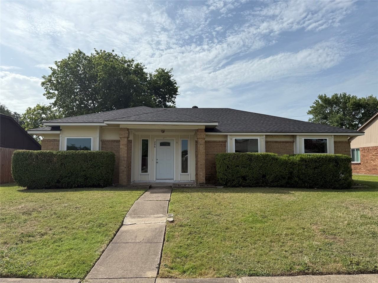 206 E Ridgegate Dr