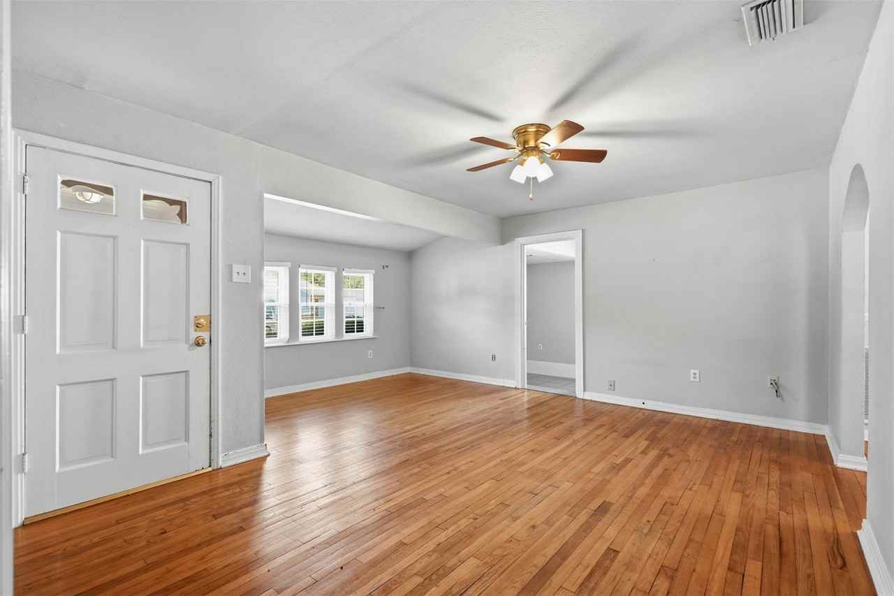 3412 Brady Ave - Photo 2 of 32