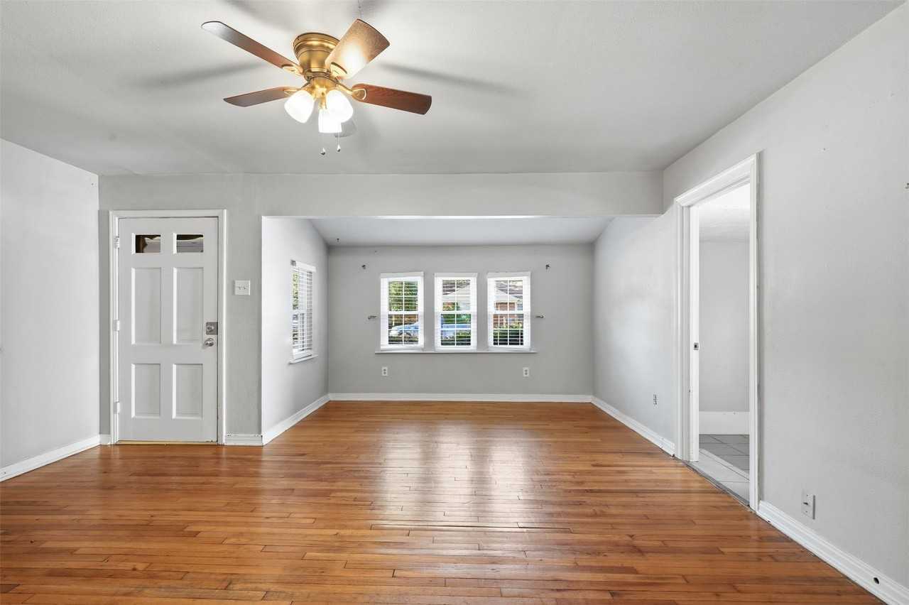 3412 Brady Ave - Photo 4 of 32