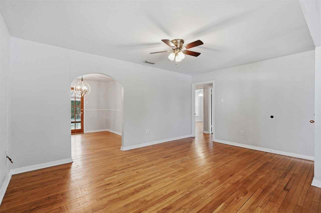 3412 Brady Ave - Photo 6 of 32