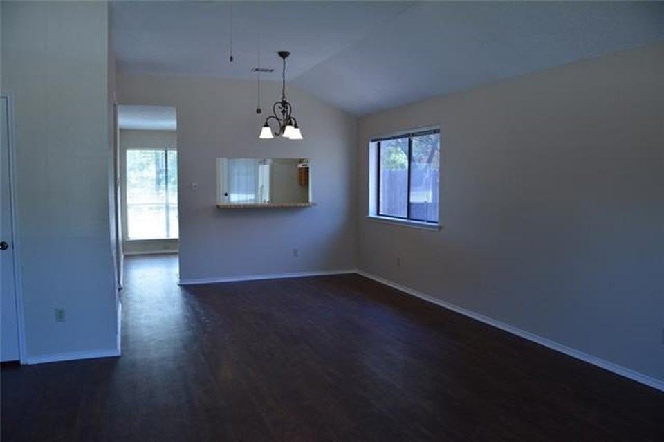 216 E Denton Dr - Photo 3 of 8