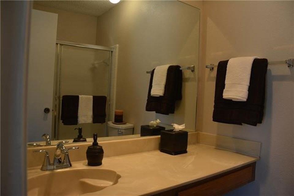 216 E Denton Dr - Photo 5 of 8