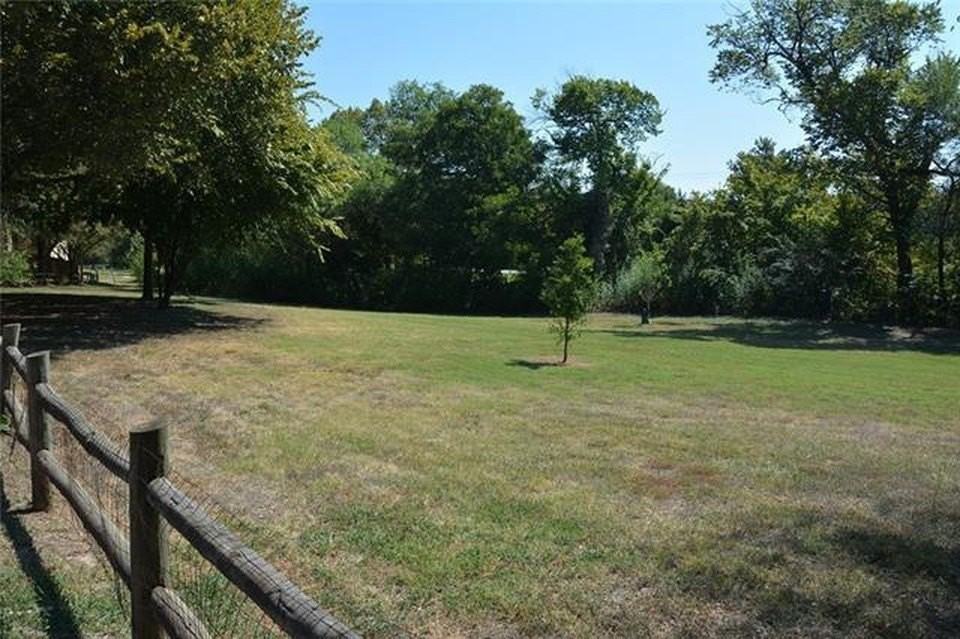 216 E Denton Dr - Photo 7 of 8