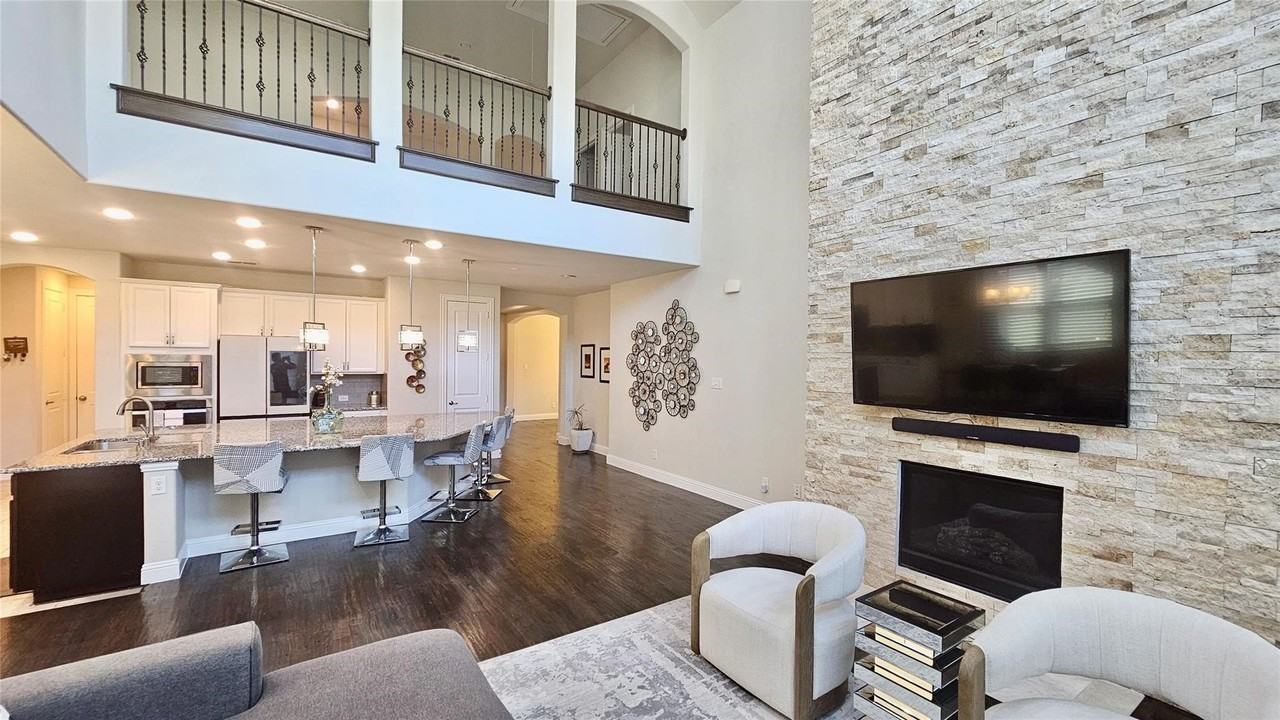 7324 Clementine Dr - Photo 4 of 40
