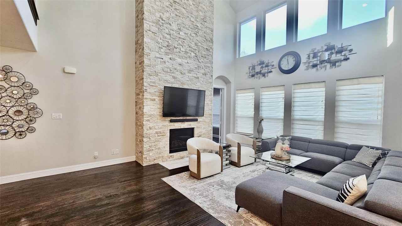 7324 Clementine Dr - Photo 5 of 40