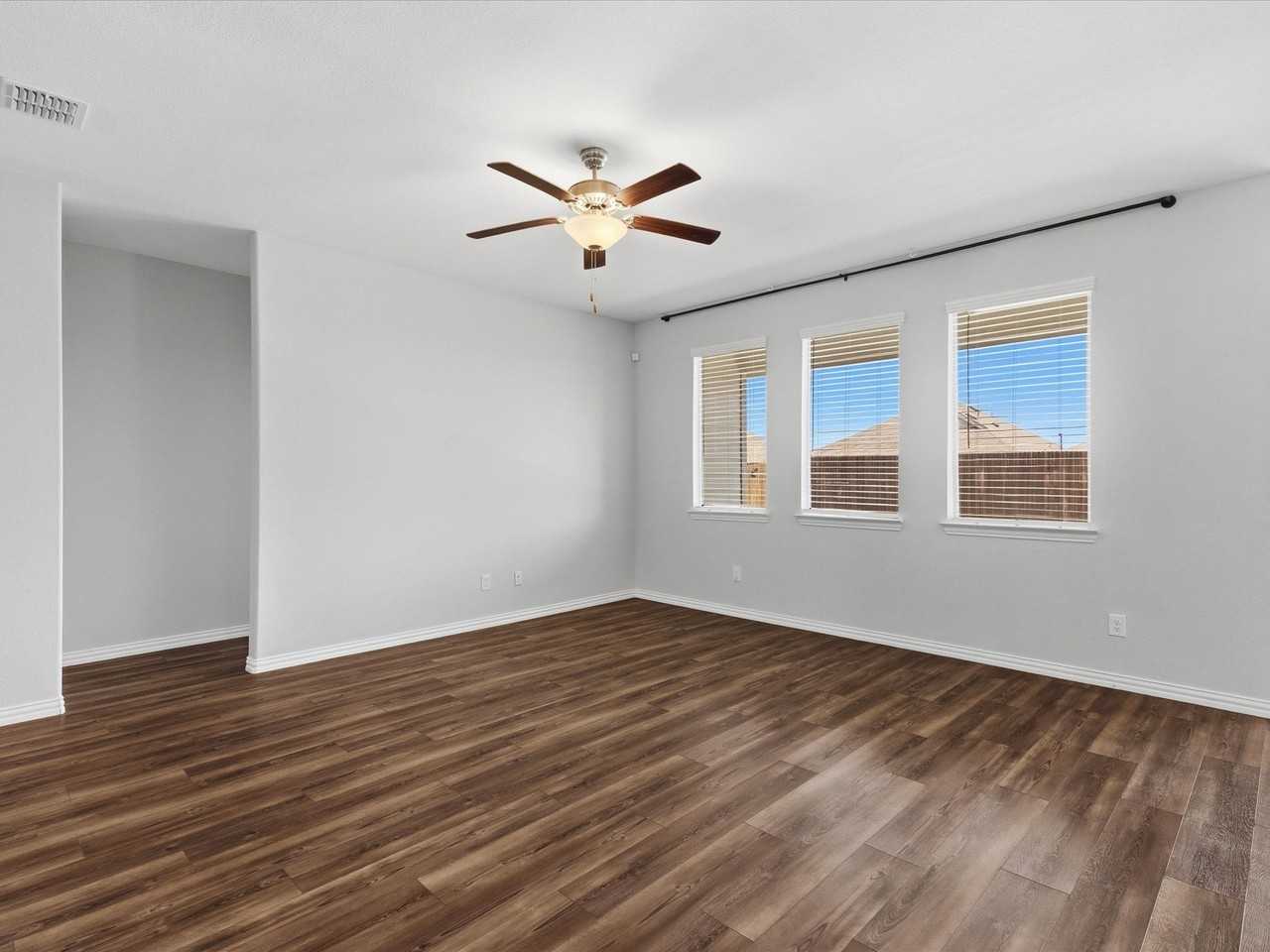 2137 Whispering Sage Blvd - Photo 7 of 32
