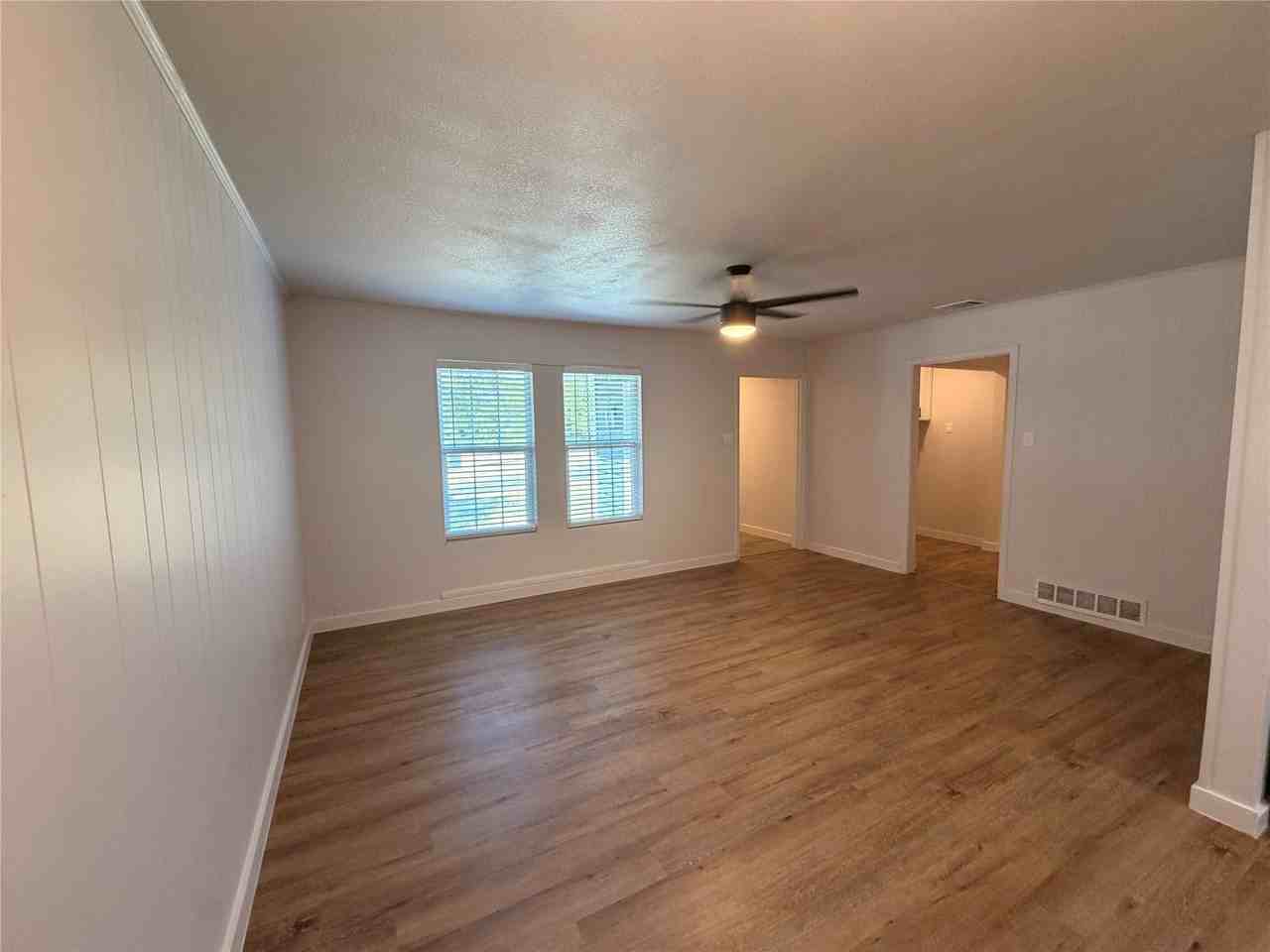12244 Willowdell Dr - Photo 4 of 19