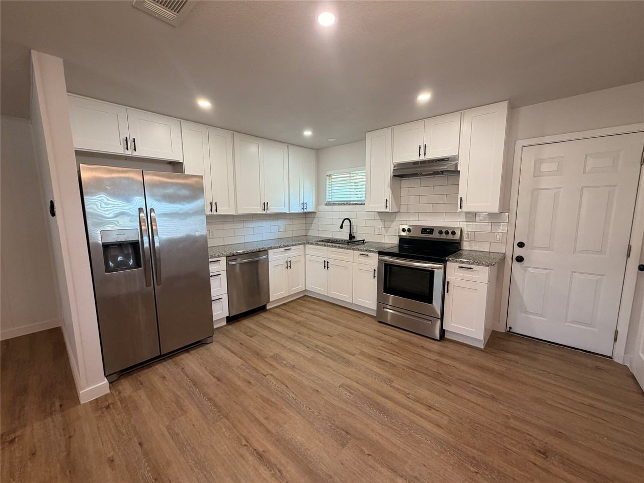 12244 Willowdell Dr - Photo 5 of 19